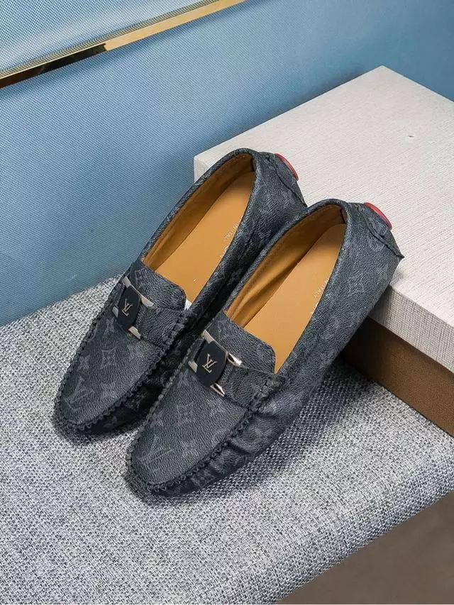 LV最新男鞋，時(shí)尚之選，情感之絆