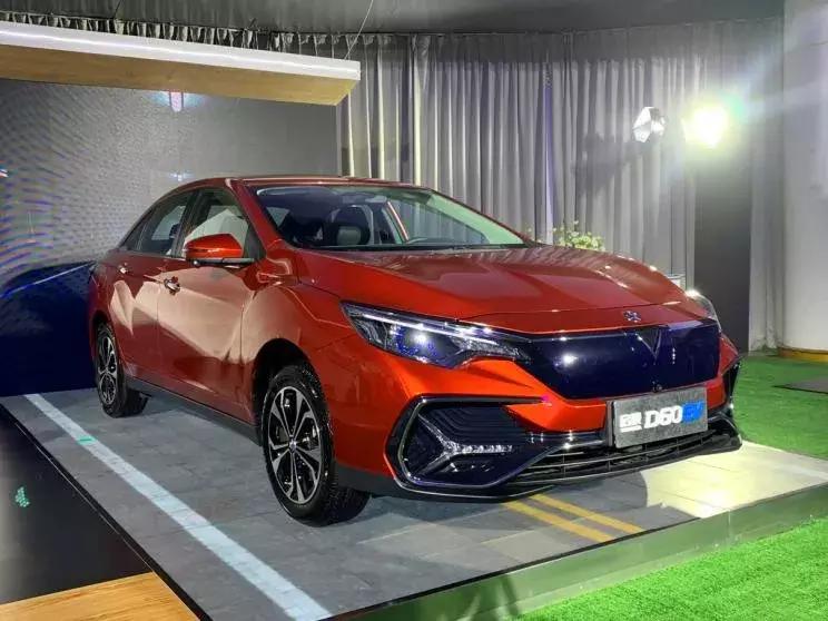 WEY最新款，駕馭變化，自信啟程未來(lái)