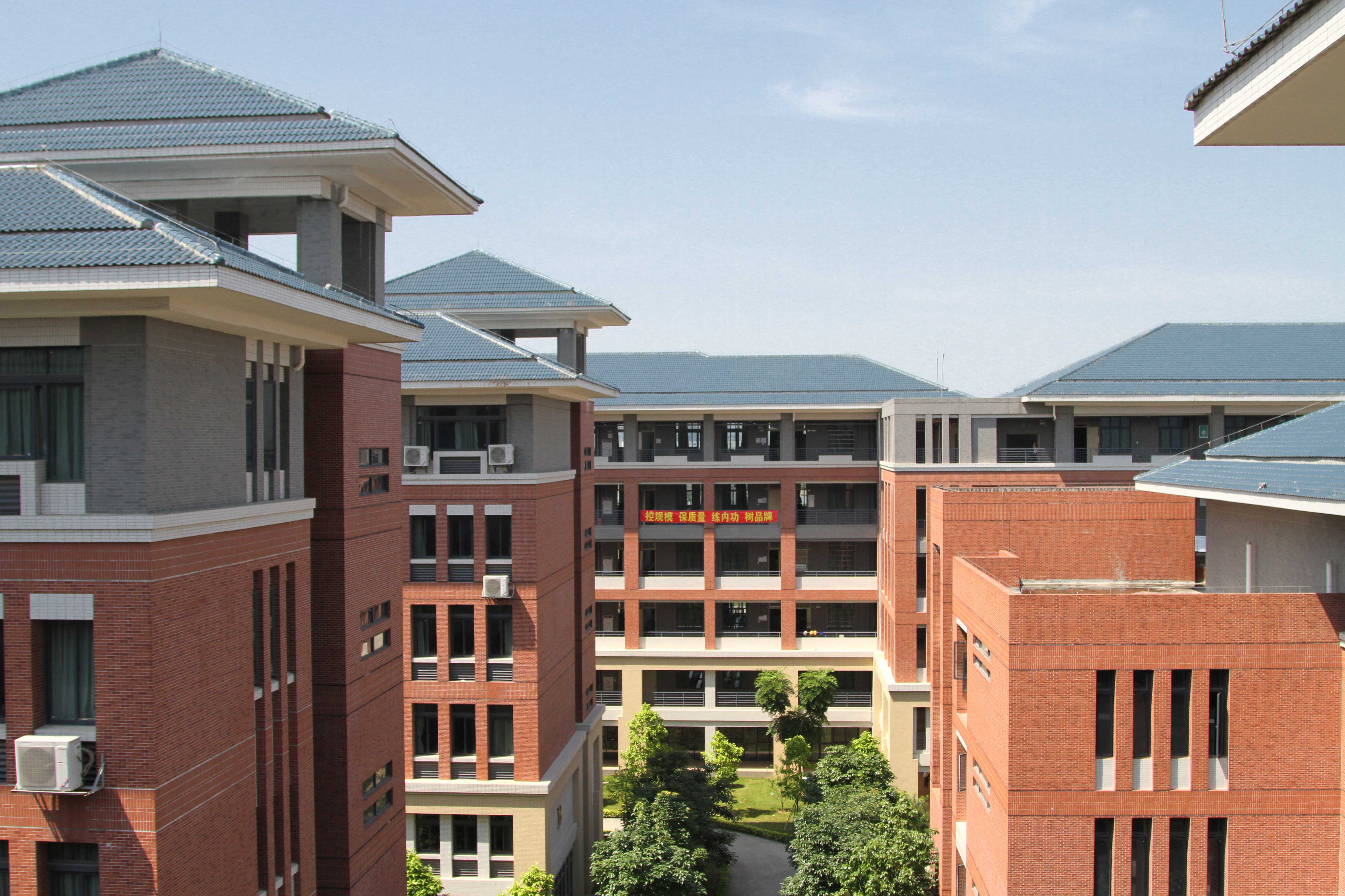 最新華學(xué)院，小巷特色小店的獨特魅力