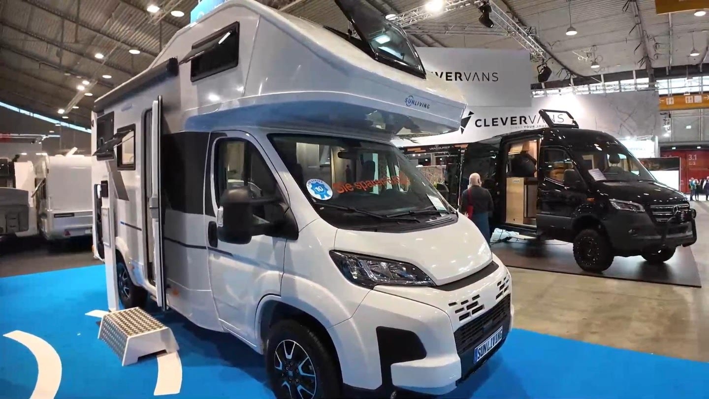 探索小巷中的驚喜，揭秘最新款房車(chē)發(fā)布，帶你領(lǐng)略未來(lái)生活新體驗