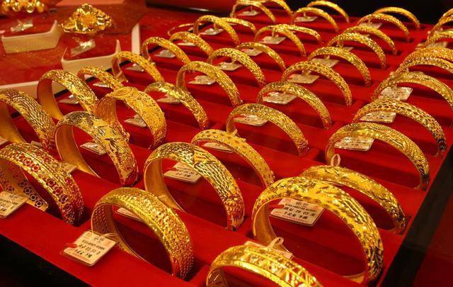 最新黃金回收價(jià)格老鳳祥，科技重塑黃金價(jià)值，引領(lǐng)未來(lái)生活體驗