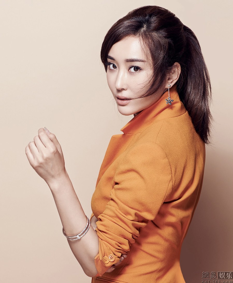 麥秀彩兒引領(lǐng)最新時(shí)尚潮流，成為新領(lǐng)軍者