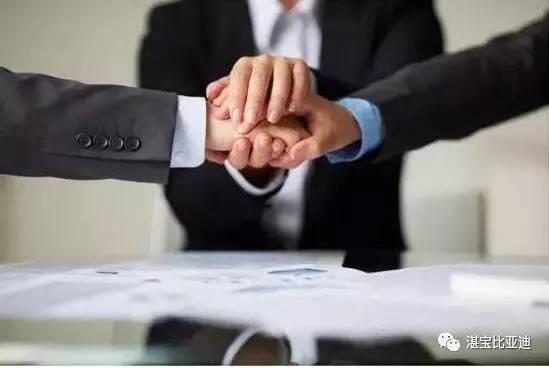 黃金交易最新價(jià)格及市場(chǎng)走勢分析，多方觀(guān)點(diǎn)與個(gè)人立場(chǎng)探討